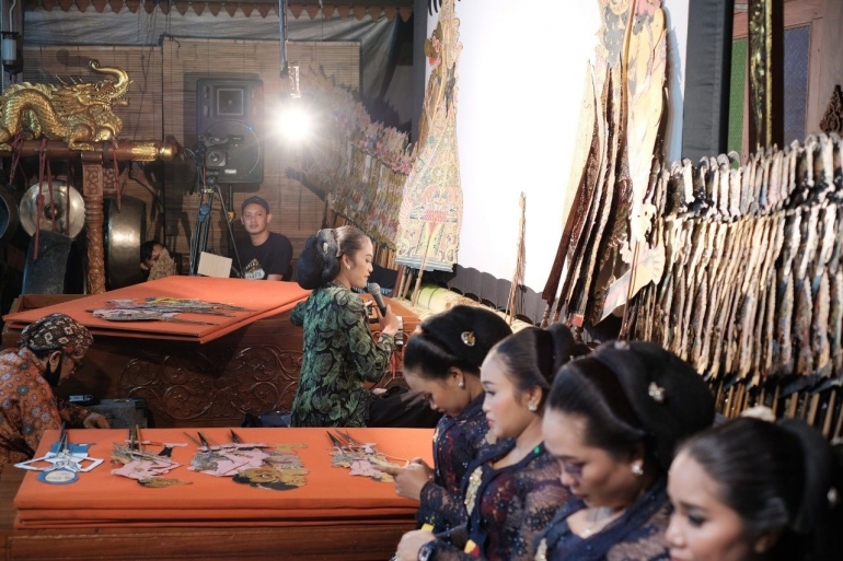 Ilustrasi nanggap wayang, tradisi masyarakat Jawa kuno saat menyelenggarakan pernikahan. Foto Wahyudi.