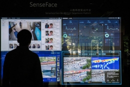 SenseTime adalah salah satu perusahaan artificial intelligence yang mengembangkan teknologi facial recognition. | Credit: Gilles Sabrie for Nytimes.com