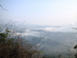 Suasana Bukit Pada Waktu Itu