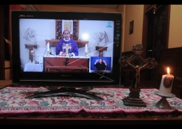 ilustrasi Misa di TV (katoliknews.com)