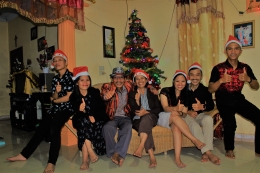 Menikmati sukacita Natal bersama keluarga | dokumentasi pribadi