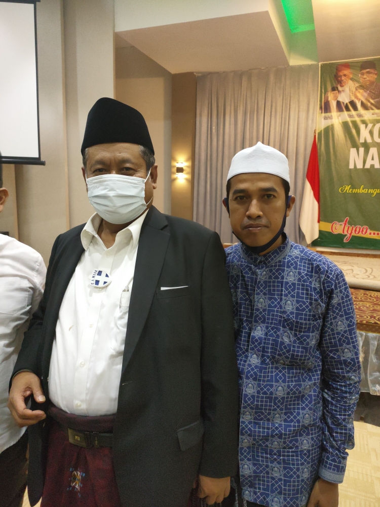 Bersama KH Marsudi Syuhud di Konferwil PWNU Aceh 25 Desember 2020. https://www.facebook.com/helmi.allangkawi 