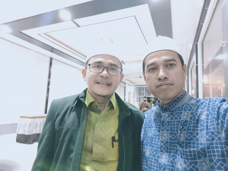 https://www.facebook.com/helmi.allangkawi