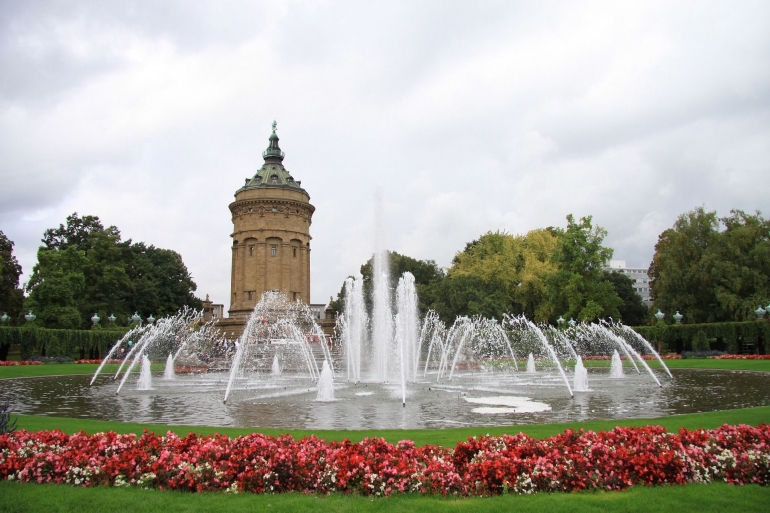 Wasserturm Mannheim - foto: pixabay.com/CariPa