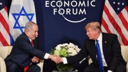 Perdana Menteri Israel Benjamin Netanyahu (kiri) dan Presiden Amerika Serikat Donald Trump (kanan) | Foto: BBC.com