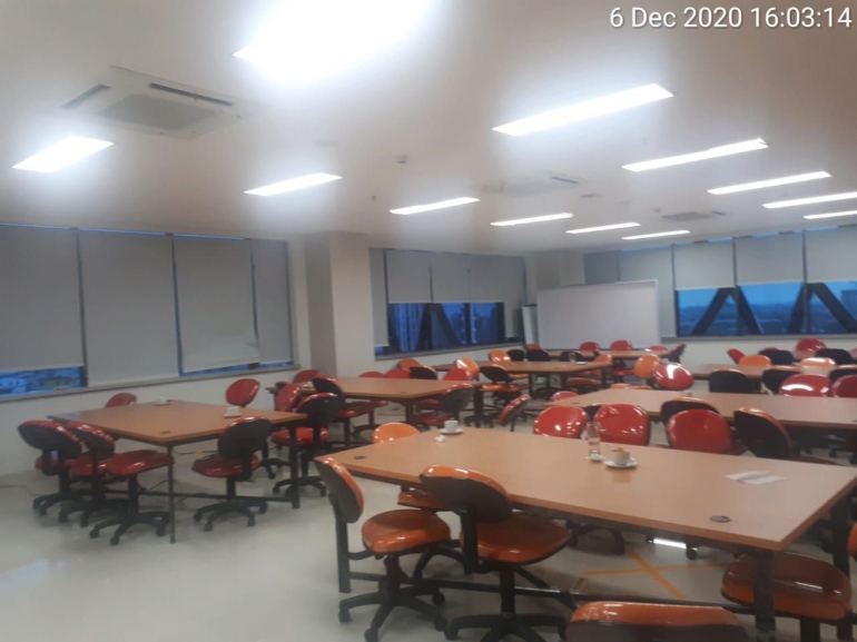 Ruang kelas yang kosong