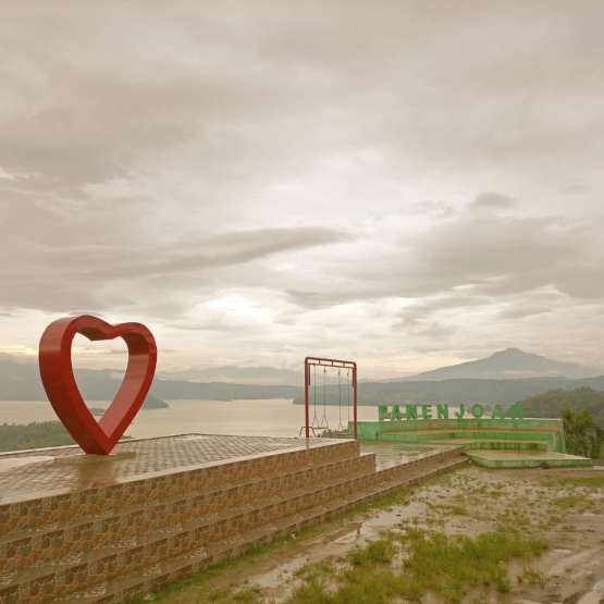 Deskripsi : Panenjoan di kala senja terasa begitu romantis I Sumber Foto : dokpri