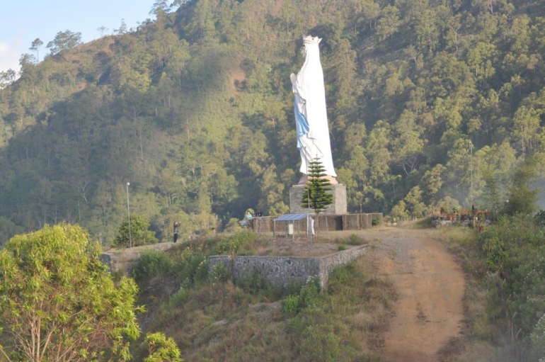 (Patung Bunda Maria di Puncak Wolowio. Dokpri, 2018)