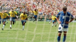 Roberto Baggio gagal Penalti | Gambar: Omar Torres/AFP