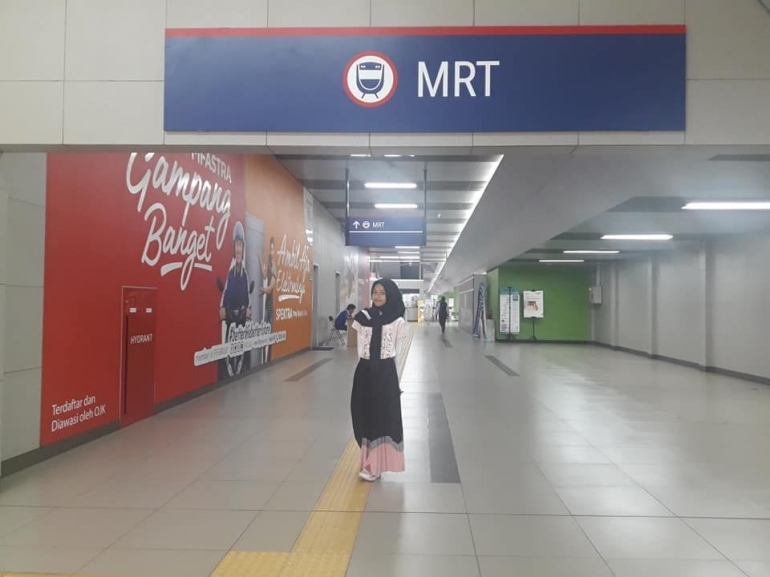 Stasiun MRT di bawah tanah dengan teknologi modern (Dok. pribadi)
