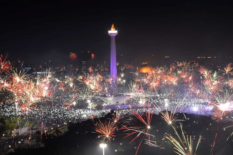Ilustrasi perayaan tahun baru di Monas tahun 2018 (ANTARA FOTO / WAHYU PUTRO A via kompas.com) 