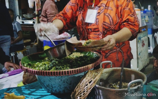 Ilustrasi penjual sayur di pasar (Dok. Riana Dewie)