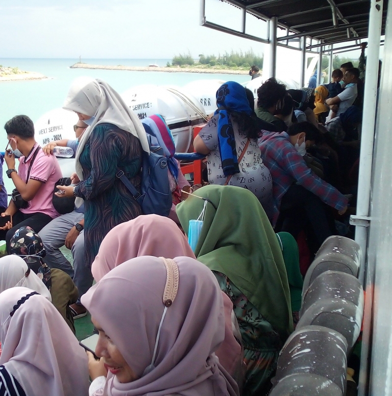 Penumpang KMP BRR dari pelabuhan Ulee Lheue Banda Aceh (doc Pribadi/Istimewa)