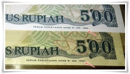 Beberapa emisi uang kertas Rp500, lihat tanda panah (Dokpri)