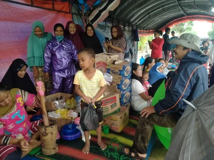 Usman Abdullah , tinjau lokasi warga terdampak banjir( dok : Aldi )