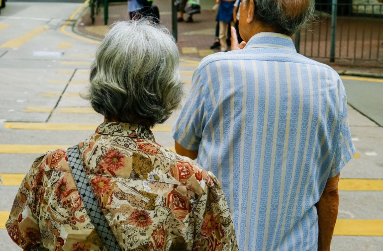 Ilustrasi orang tua (Foto: Jimmy Chan/Pexels) 