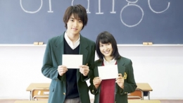 Yamaken dan Tao  Tsuchiya dalam film Orange (2015) | source : japanesestation.com