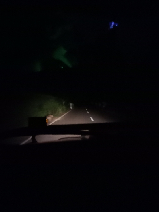 Saat perjalanan ke Kota Malang yang gelap hanya bercahayakan lampu mobil (Dokumen pribadi)