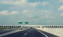 Sumber : jejakpiknik.com - Ilustrasi overpass pada salah satu jalan tol
