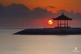Sunrise di Pantai Sanur - Bali. Sumber: koleksi pribadi