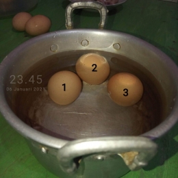 Tes Kelayakan Telur Untuk Dikonsumsi (Dokumentasi Pribadi)