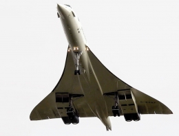 Pesawat supersonik Concorde ditenagai 4 mesin turbojet with afterburner Rolls Royce/Snecma Olympus 593. Sumber gambar: Arpingstone/wikimedia.org