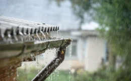 Ilustrasi memanen air hujan (sumber:realestat.id foto: Istimewa)