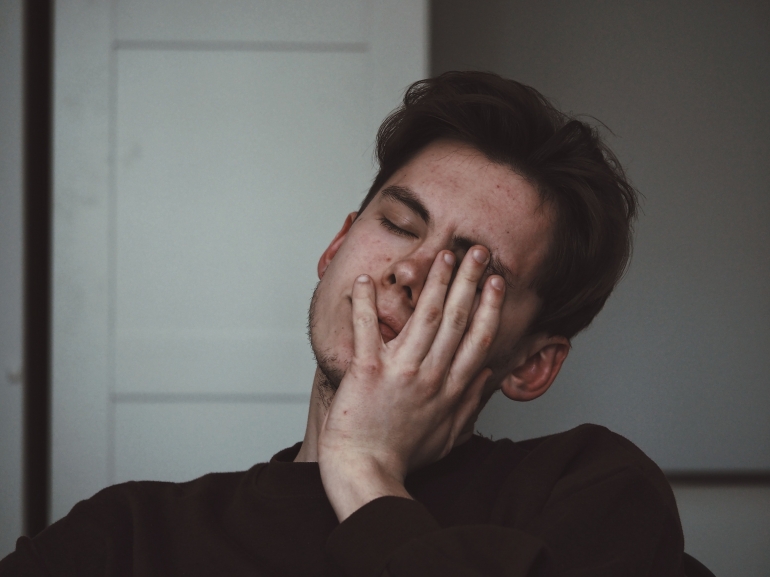 ilustrasi problem pikiran| https://unsplash.com/photos/roCfgvkBLVY