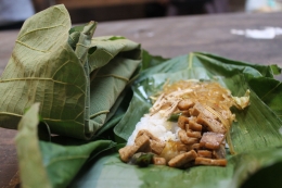 Nasi dibungkus daun jati (foto;ko in)