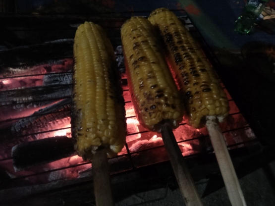 Berdiang sambil membakar jagung (Dokpri)