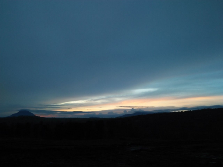 Foto: Fajar pagi 1 Januari 2021, Kacinambun Highland, Karo (Dokpri)