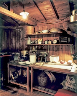 Replika dapur dimana Ando pertama kali menemukan mi instan di Museum Cup Noodle, Jepang | Foto diambil dari South China Morning Post