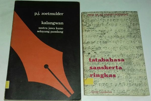 Kedua buku ini saya beli pada 1983 (Dokpri)