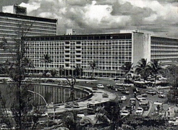 Hotel Indonesia pada masa-masa awal (Sumber: Hotel Indonesia, GPU, 2014)