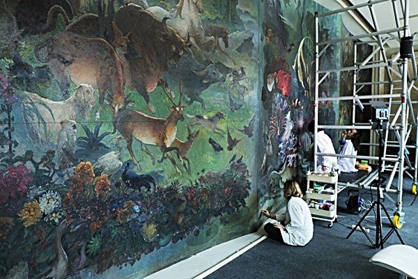 Restorasi lukisan Lee Man Fong pada 2019 (Foto: luxina.id)