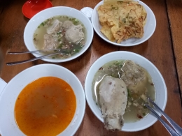 aneka variasi bakso nawak, gorengan dan kuah taichan (dokpri)