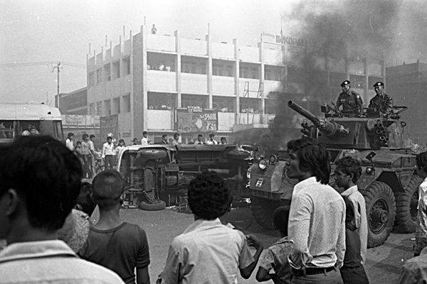Suasana Peristiwa Malari 1974 (Foto: nasional.kompas.com)