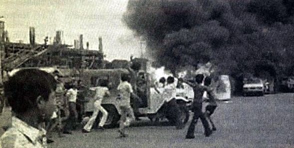 Suasana unjuk rasa yang berujung kerusuhan 1974 (Sumber: Buku Hariman & Malari/merdeka.com)
