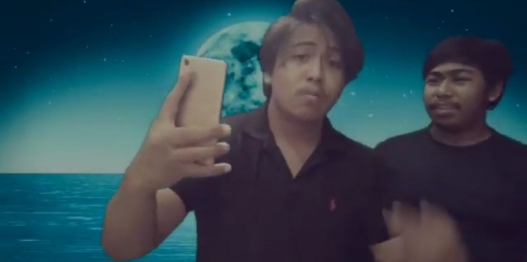 Tangkapan Video klip YouTuber Agung Kembar