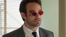 Aktor Charlie Cox sebagai Matt Murdock/Daredevil di Serial Netflix's Daredevil (Gambar: looper.com) 