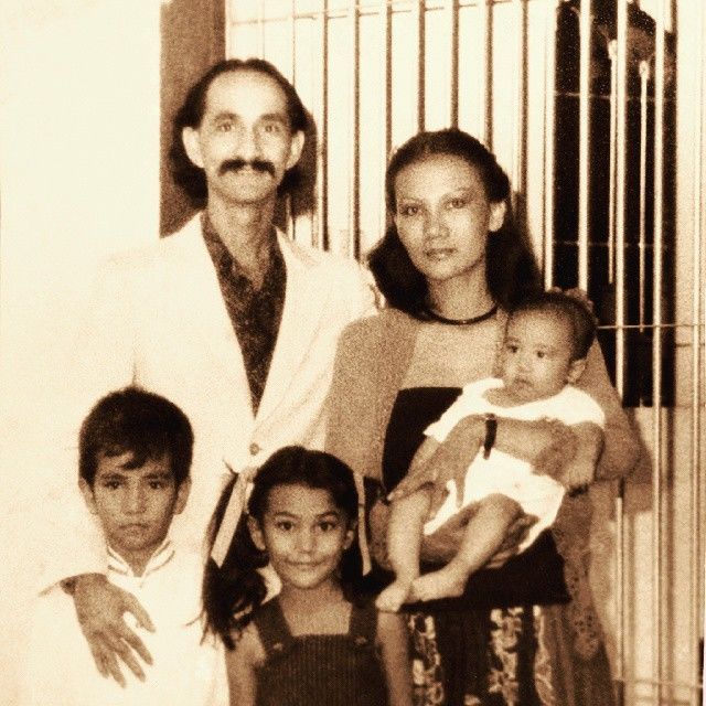 Potret Fahmy dengan istri (Ratna Sarumpaet) dan anak-anaknya | Foto diambil dari IDNTimes