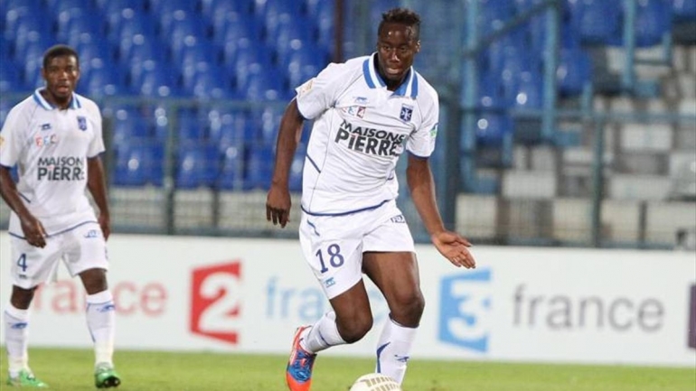 Soualiho Meite ketika masih bermain untuk klub Prancis, AJ Auxerre. Sumber : eurosport.com