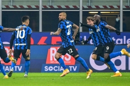 Momen selebrasi gol Arturo Vidal ke gawang Juventus (goal.com)