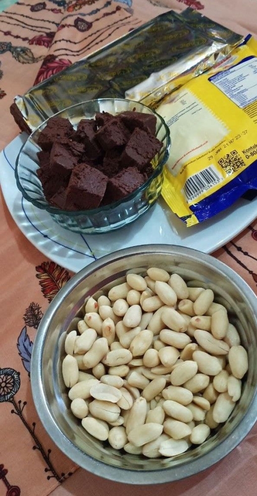 Bahan-bahan untuk membuat Kacang Cokelat | Dokpri