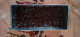 Adonan Kacang Cokelat yang dimasukkan ke dalam cetakan | Dokpri