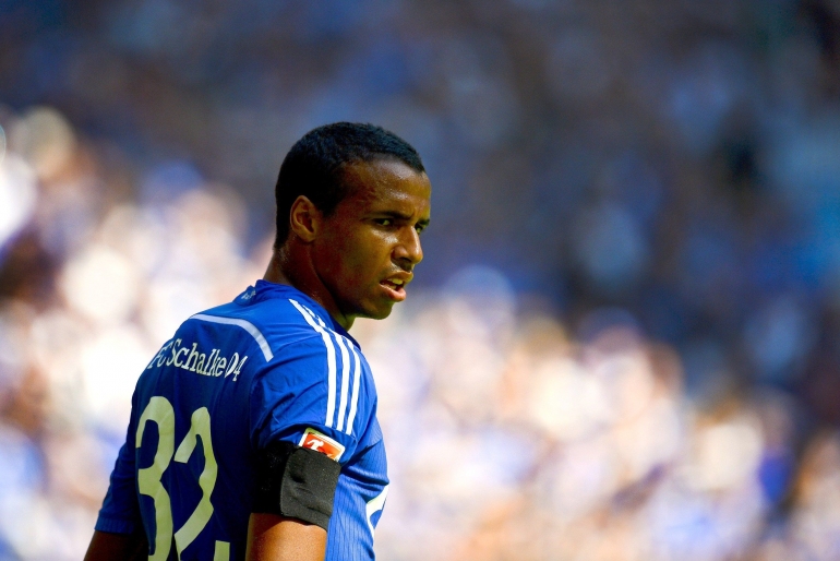 Joel Matip, saat bermain untuk Schalke 04. Foto: Getty Images via bleacherreport.com