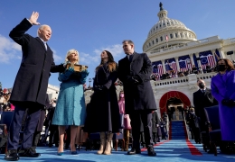 Pelantikan Presiden AS di gedung Capitol. Sumber: news.sky.com