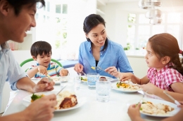 Sarapan sehat bersama keluarga (parenting.com)