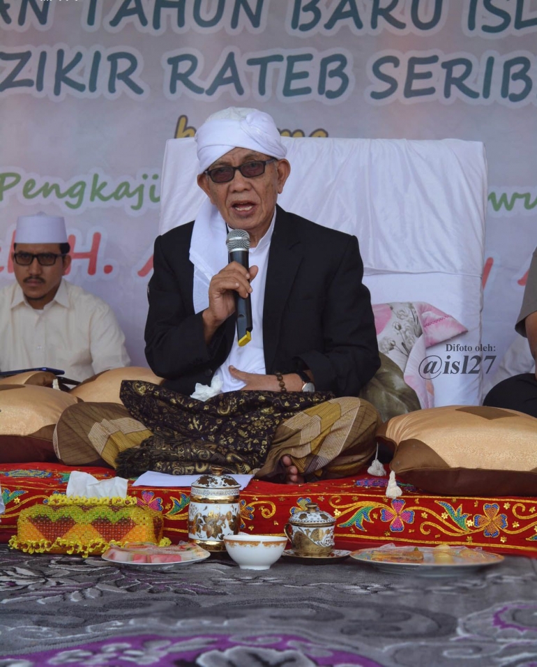 Abuya Syekh H. Amran Waly al-Khalidi saat bertausiah (Foto: Irwan Syahputra Lubis)