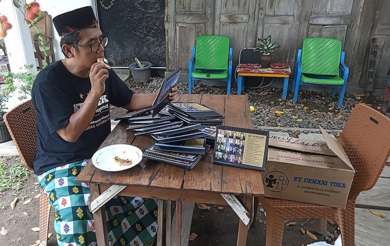 Gumbira riyang dapat proyek sukses desain kalender (Foto: TB)